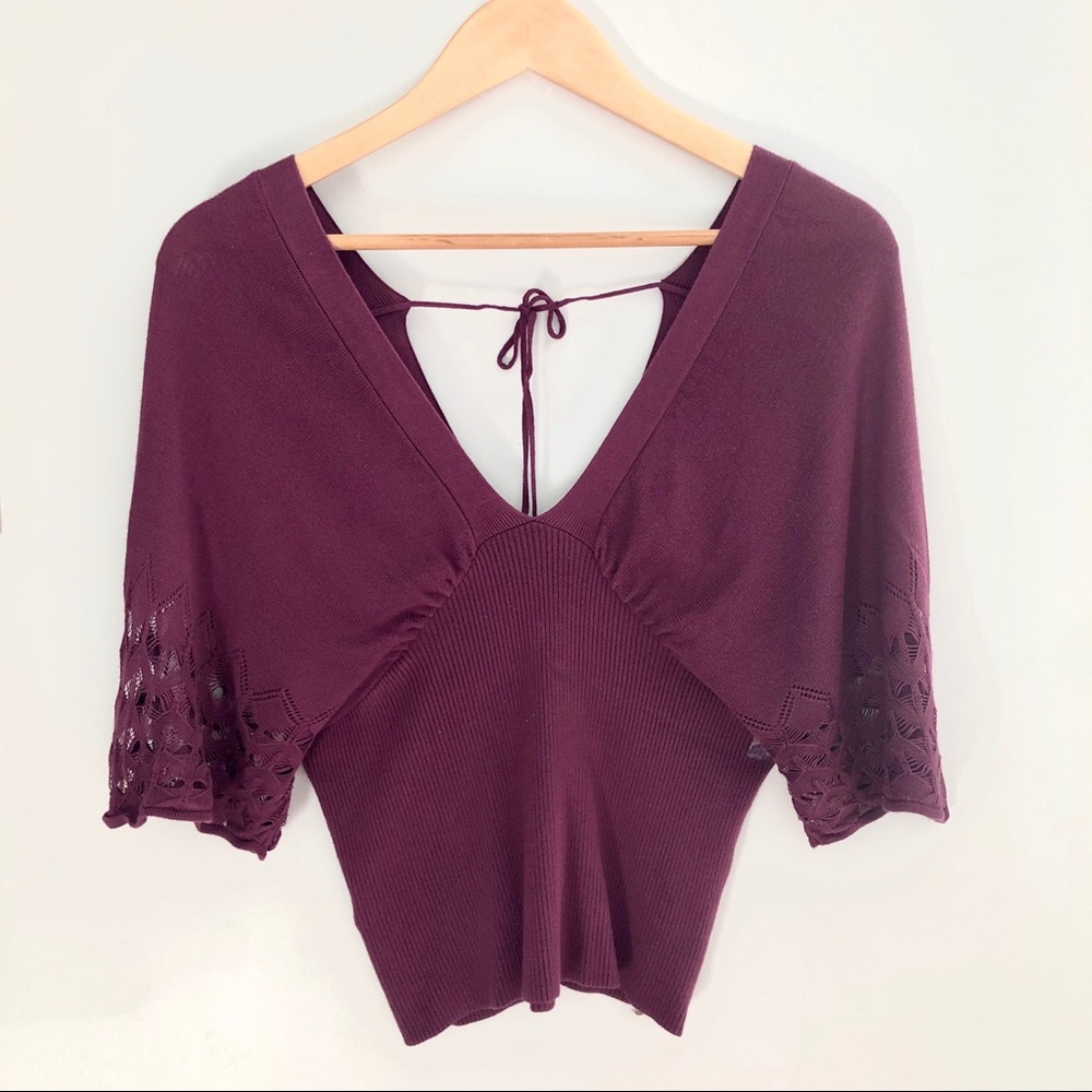 Kimino sleeve knitted top.